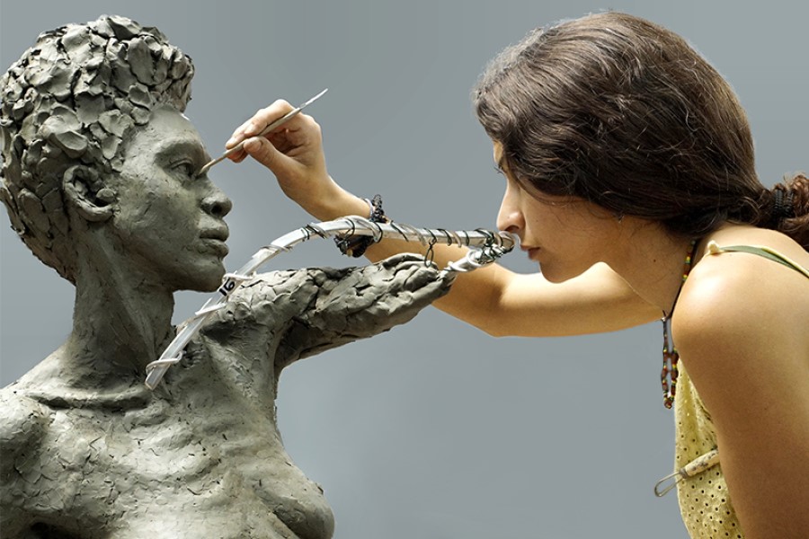 Angelica Arvylàs treballant en 'Walk to Freedom'