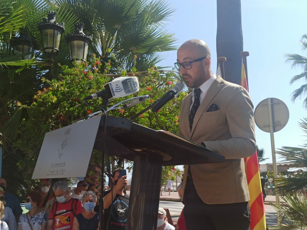 L'alcalde fent el discurs de la Diada