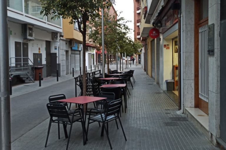 Bars i restaurants podran tornar a ampliar les terrasses sense un increment de la taxa Bars i restaurants podran tornar a ampliar les terrasses sense un increment de la taxa