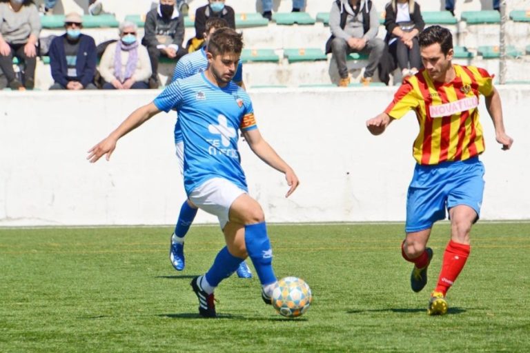Fran Chamizo del Club de Futbol Lloret (Aitor Roger)