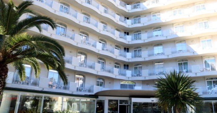 La cadena Alegria Hotels reobre dos dels hotels clausurats per haver punxat la llum
