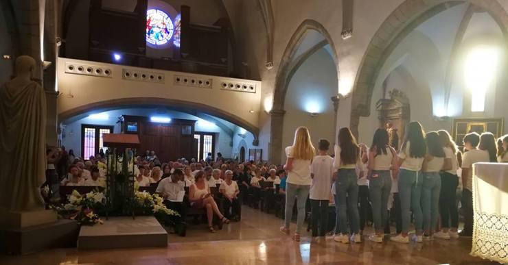 Els Petits Cantors de la parròquia i la coral de l’Institut-Escola de Lloret, noves corals a la vila