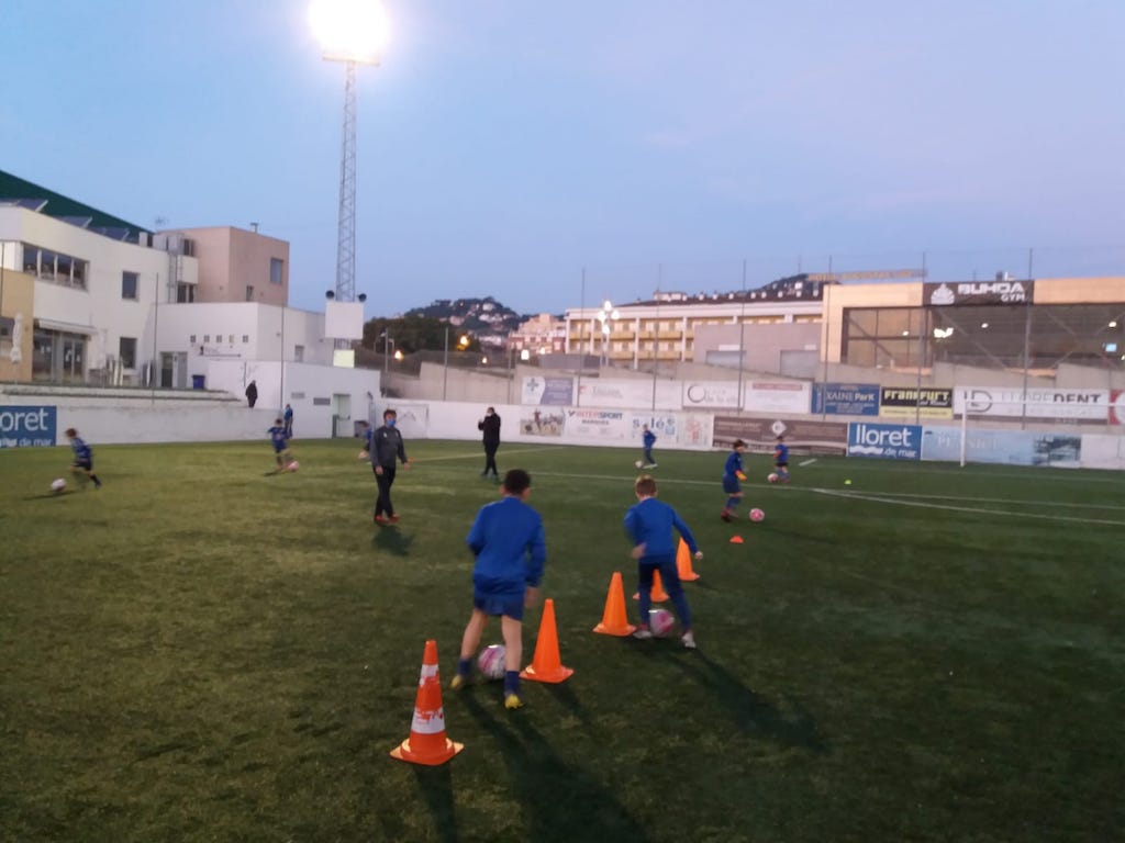 Entrenament club futbol lloret desescalada 2020