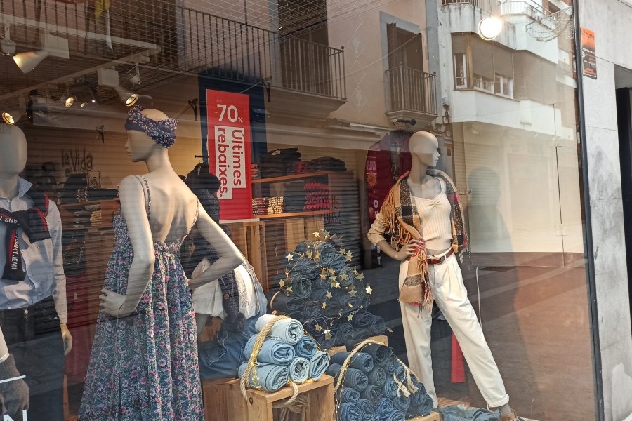 Un establiment amb rebaixes finals (NRLL)