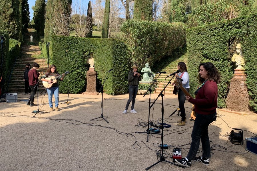 Assaig de les Roba Estesa, als jardins de Santa Clotilde.