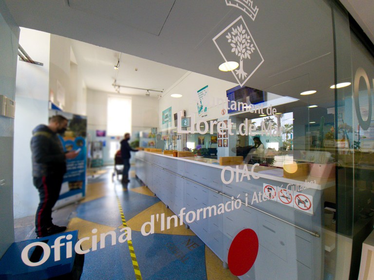 L'OIAC se situa a la planta baixa de l'Ajuntament.
