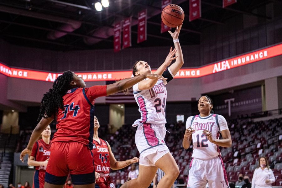 Agustina Talasimov amb la Troy University