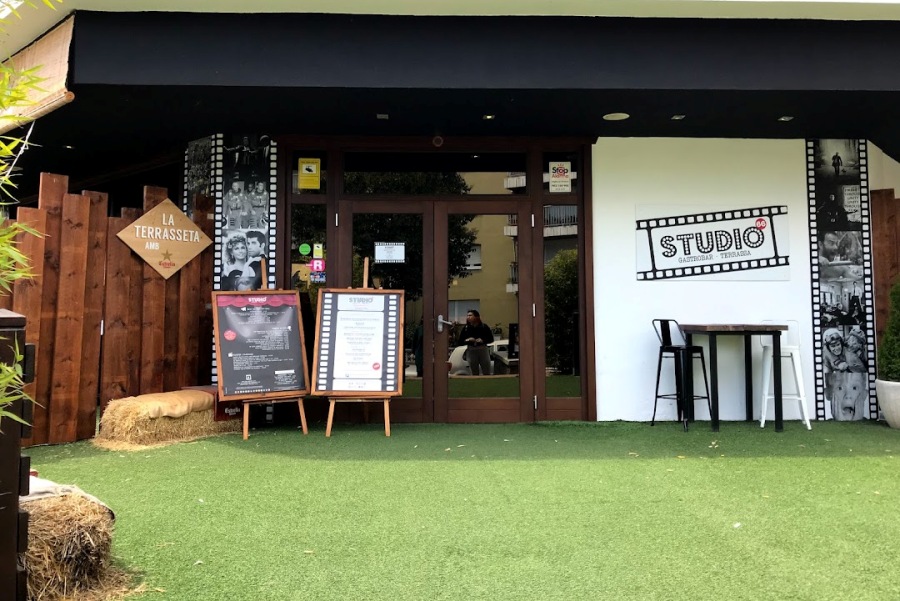 Entrada del restaurant Studio66