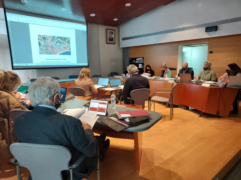 El jurat del concurs d'idees, reunit a l'Ajuntament.