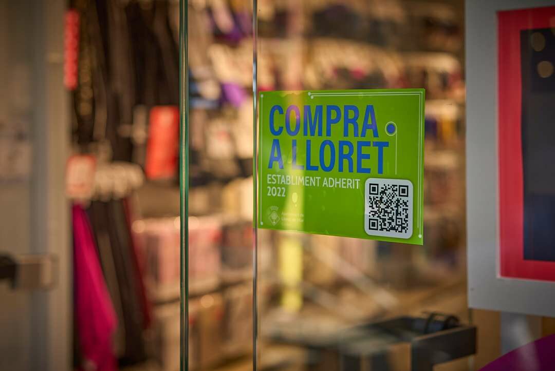 Un dels locals adherits a la campanya 'Compra a Lloret'.