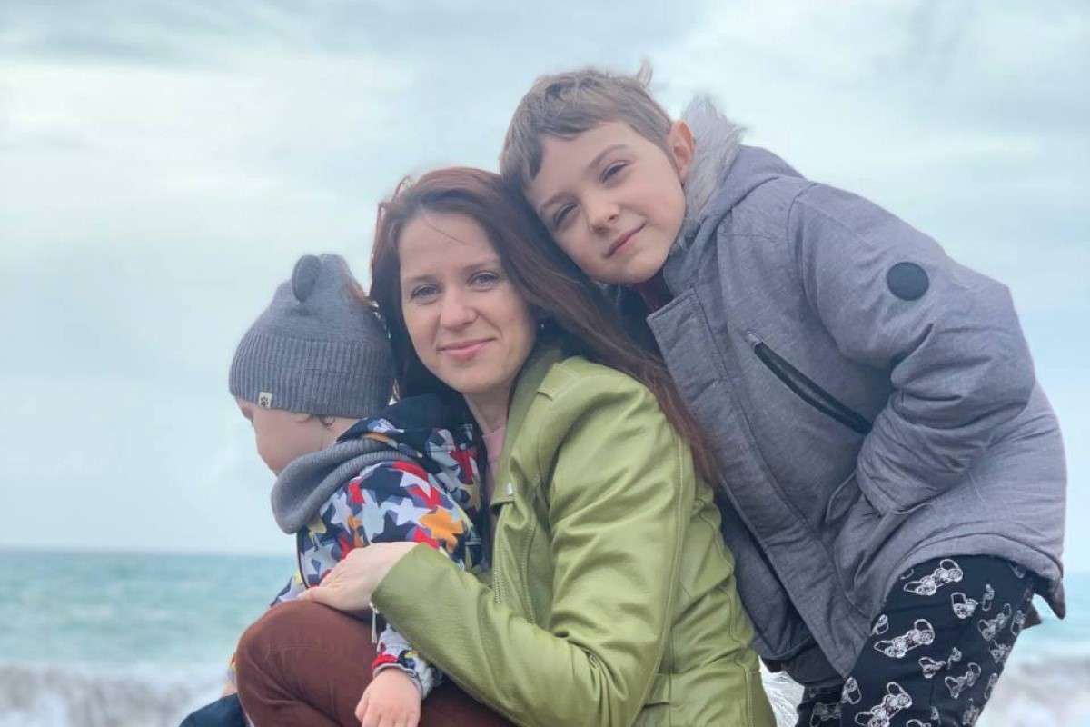 Anzhella Diduk, amb els seus fills