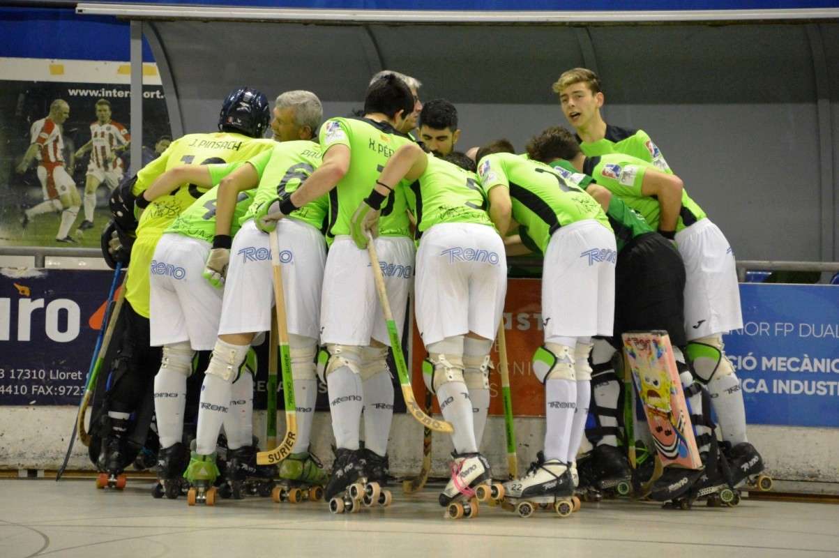 L'equip, en un partit d'aquesta temporada (Club Hoquei Lloret)