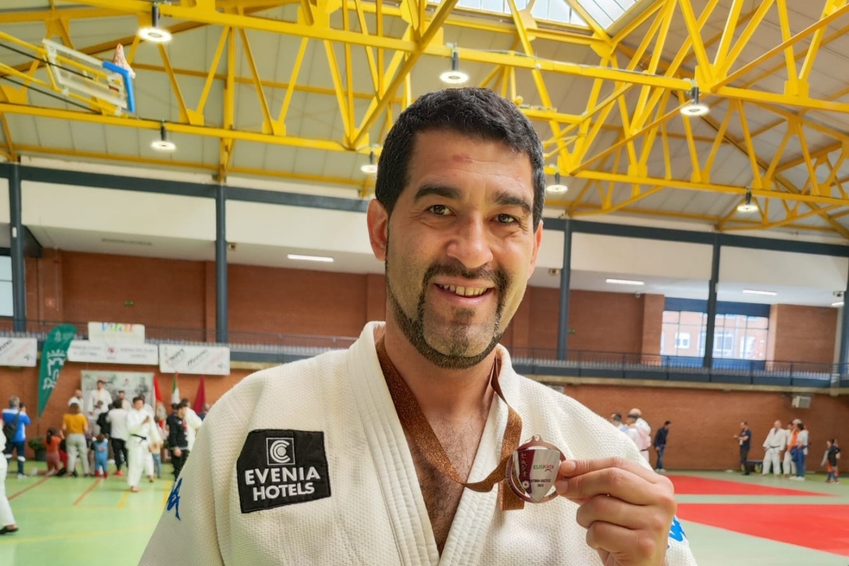 javier altamirano amb la medalla de bronze
