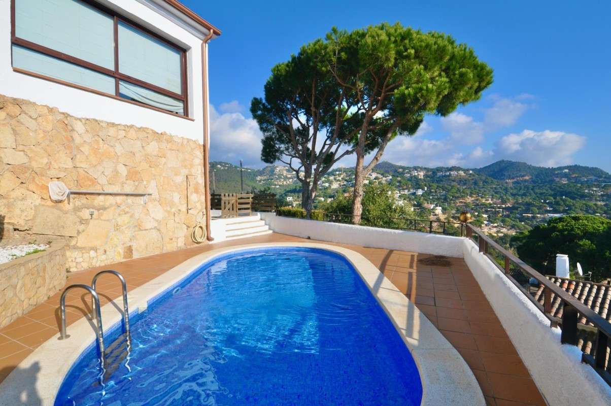Una piscina particular (Lloret Holiday)
