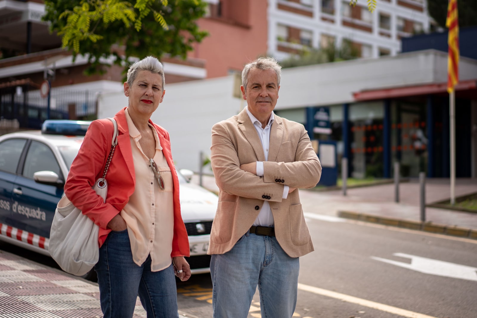 Stella González i Frederic Guich, davant dels Mossos d'Esquadra de Lloret