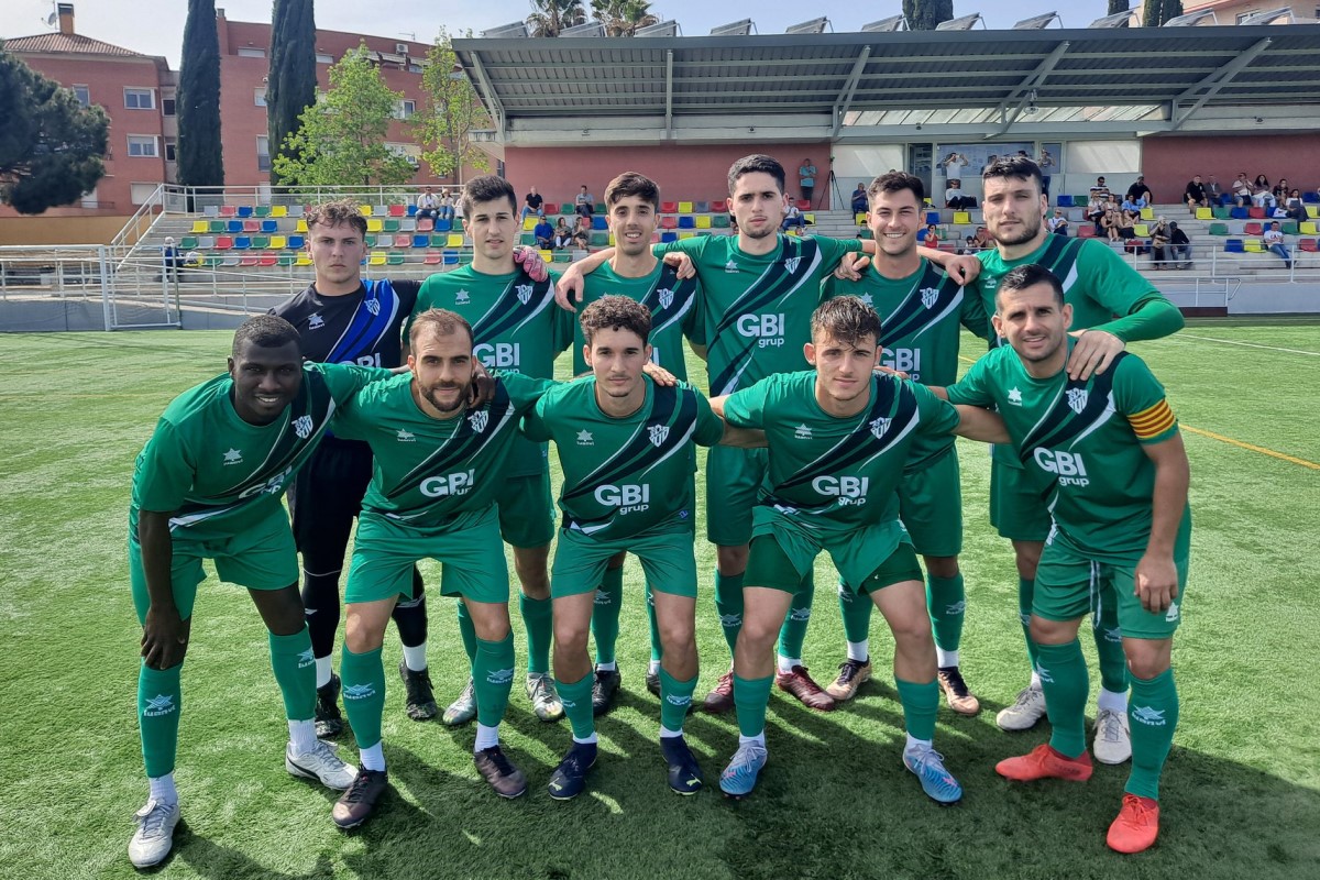 El primer equip, abans del partit (Club Futbol Lloret)