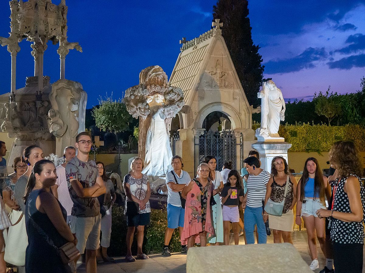 cementiri modernista de lloret de mar