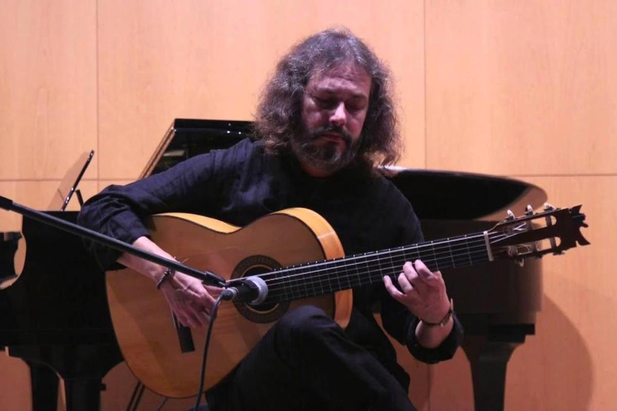 javier gavara en un concert