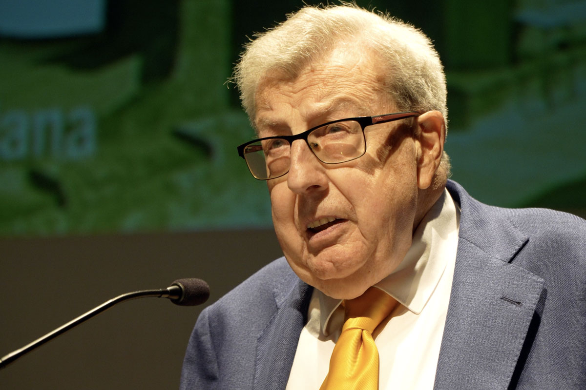 Joan Domènech el dia que va rebre el premi Recercat
