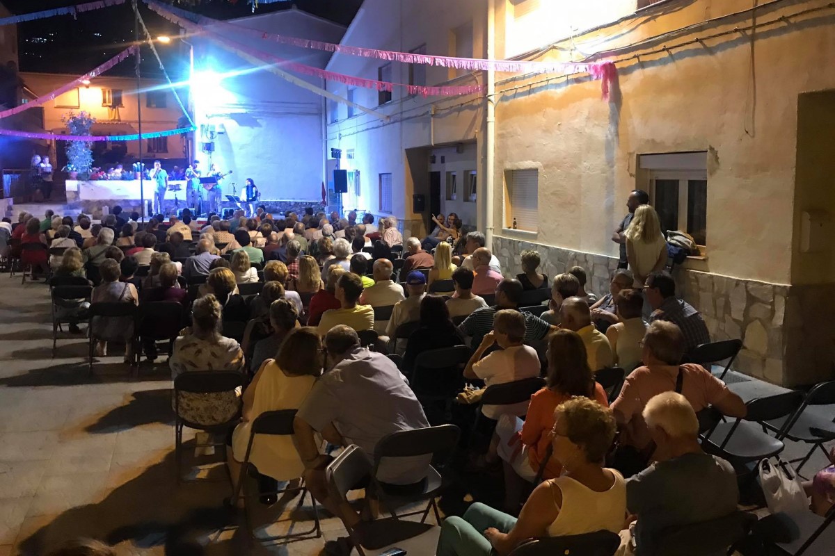 La revetlla de Sant Pere, al Barri dels Pescadors, el 2019 (Lluïsa Baltrons)