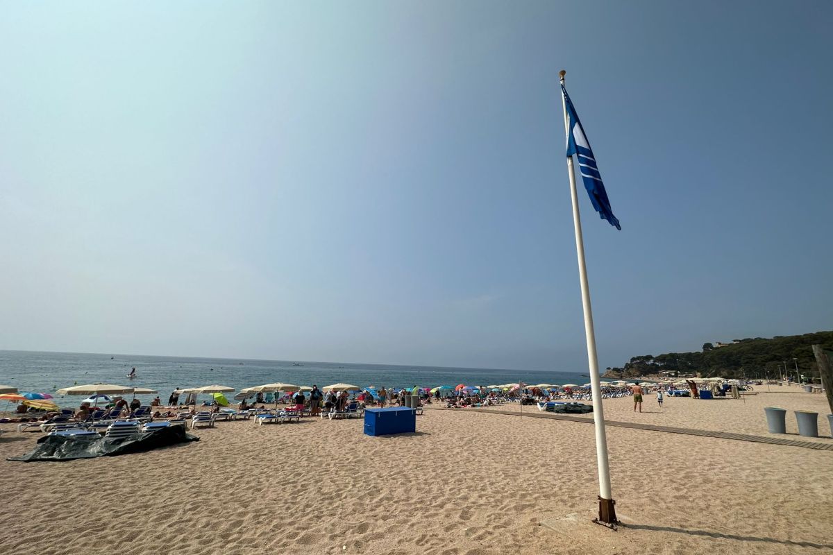 una de les banderes blaves de Lloret