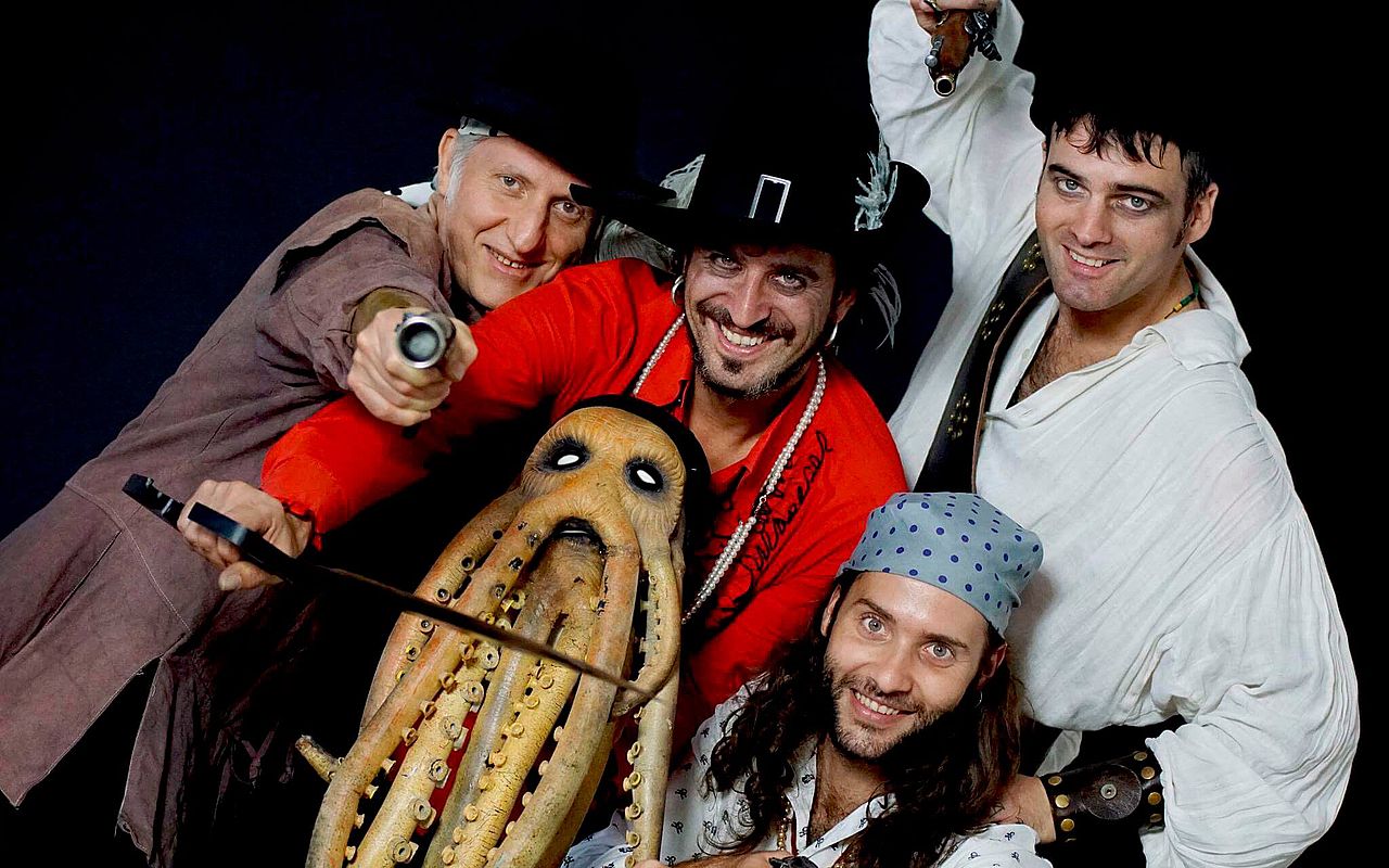 El grup Piratas Rumbversions (Yolanda Myes)