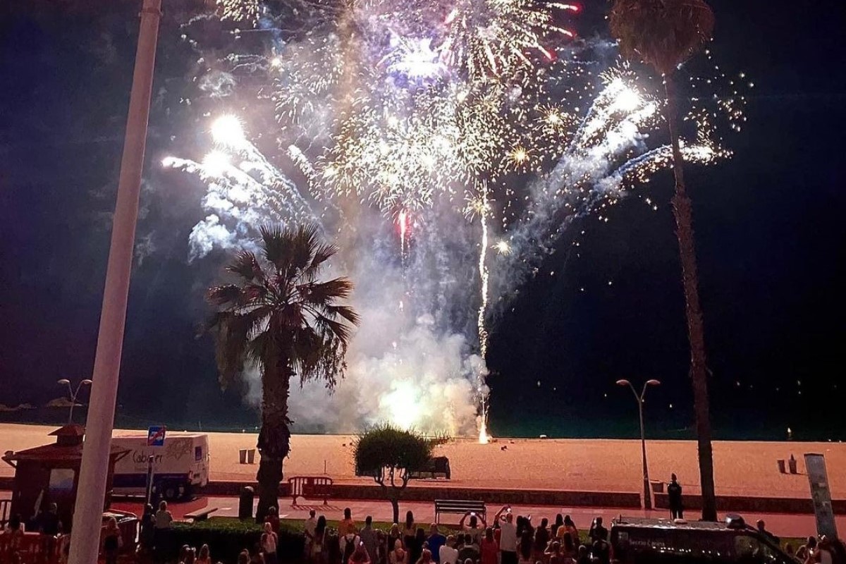 Els focs artificials són el plat estrella de les festes de Fenals i Santa Clotilde