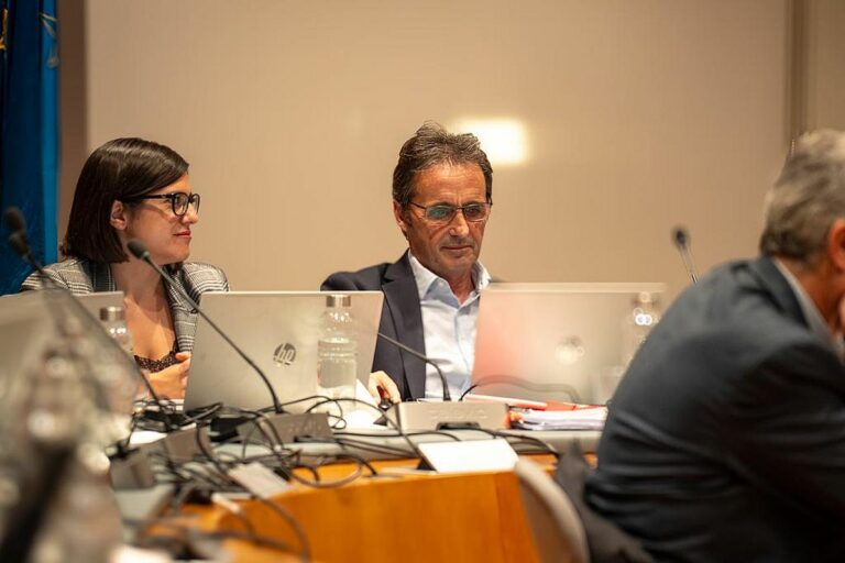 Carlos Costa, regidor d'Hisenda (PSC), al ple de les ordenances fiscals