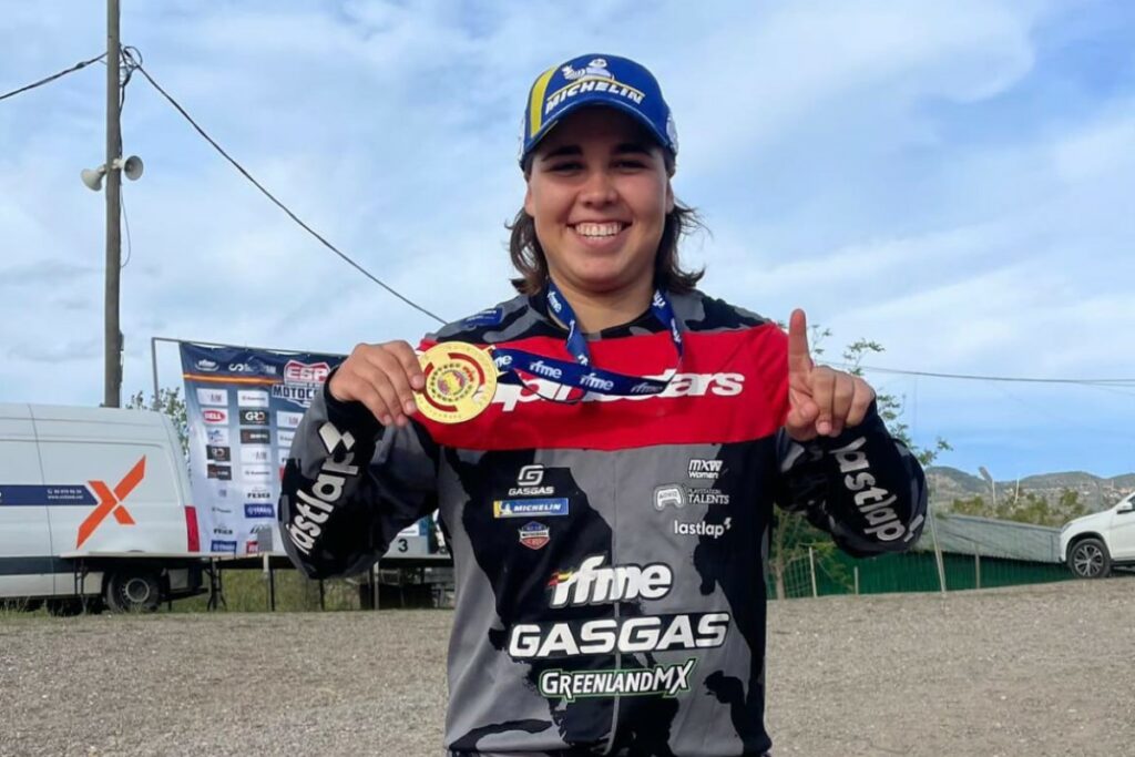 Daniela Guillén amb la medalla
