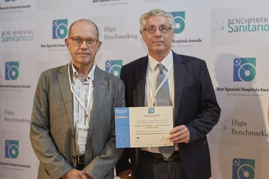 els representants de l'hospital de Blanes, en rebre el reconeixement