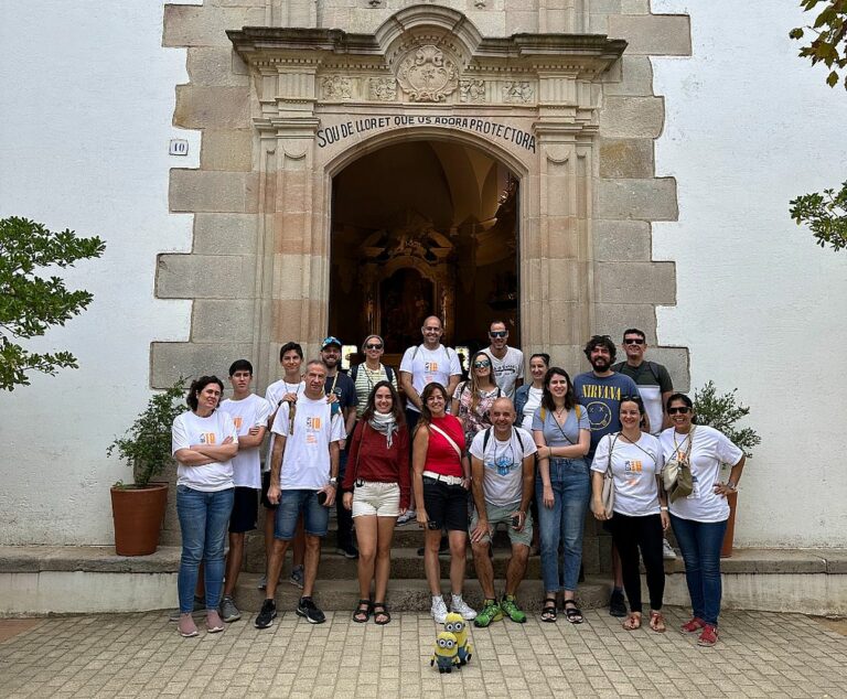 Una part dels bloguers van visitar l'ermita de Santa Cristina.