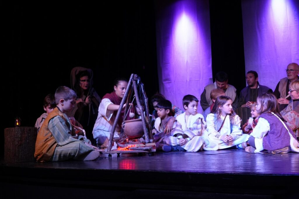 Unes 35 persones pujaran a l'escenari d'Els Pastorets
