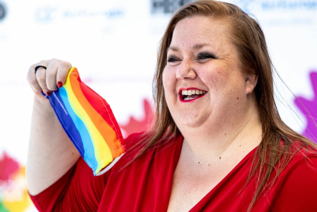 Itziar Castro bandera LGTBI