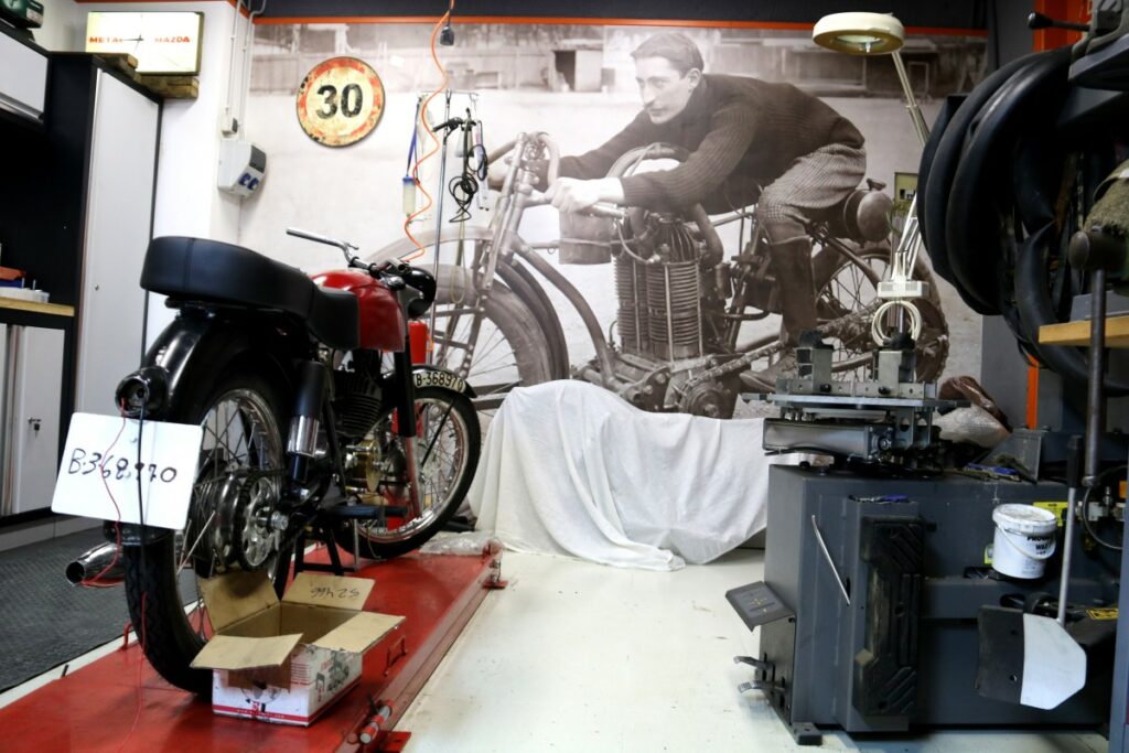 El taller Restaura la Moto (ACN)