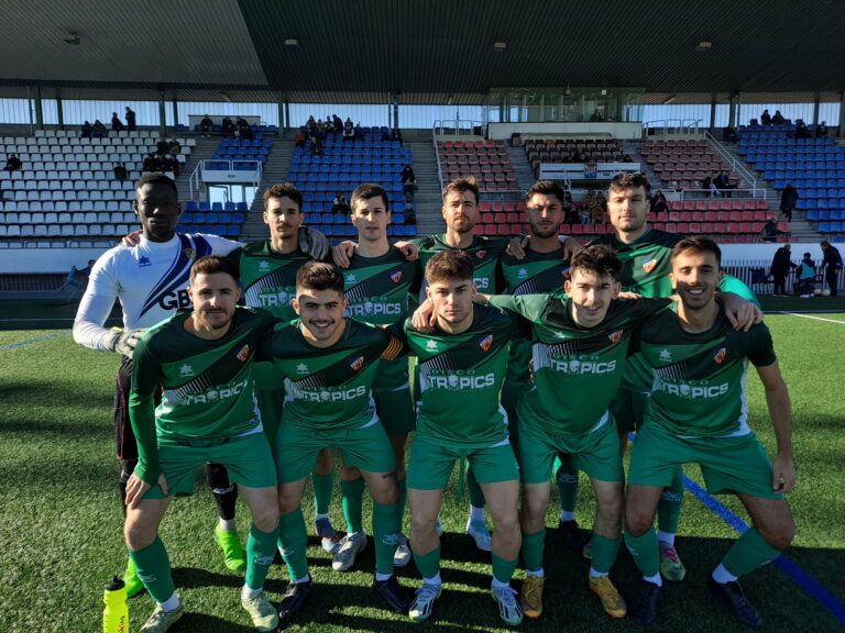 El CF Lloret, abans d'un partit a Figueres.