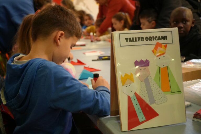 Taller d'origami amb Vidalfont Paper