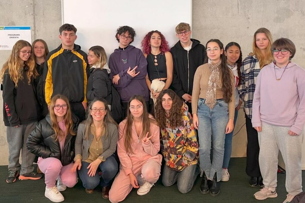 Un dels grups del Taller TdR (Biblioteca de Lloret)
