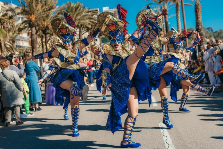 Els Encantats, guanyadors de la rua de Lloret de Mar (Júlia Termes)