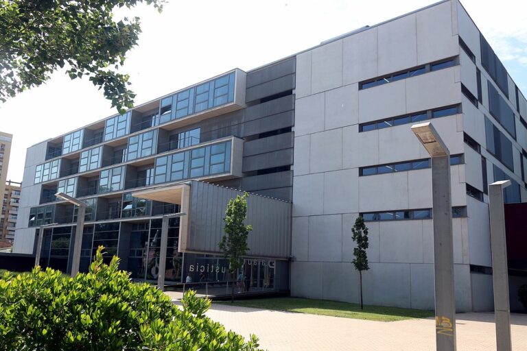 audiencia girona palau justicia (1)