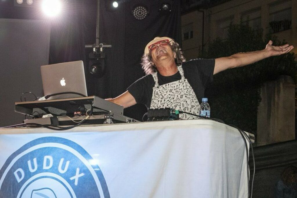 dj dudux