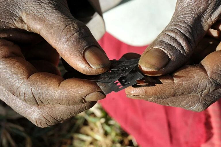 La mutilació genital femenina, una problemàtica global (Euronews)