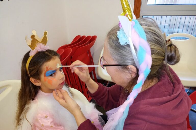 El taller de pintacares de l'any passat (Banc del Temps)