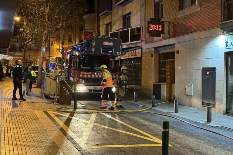 Un incendi crema la cuina d’un pis situat al centre de Lloret de Mar