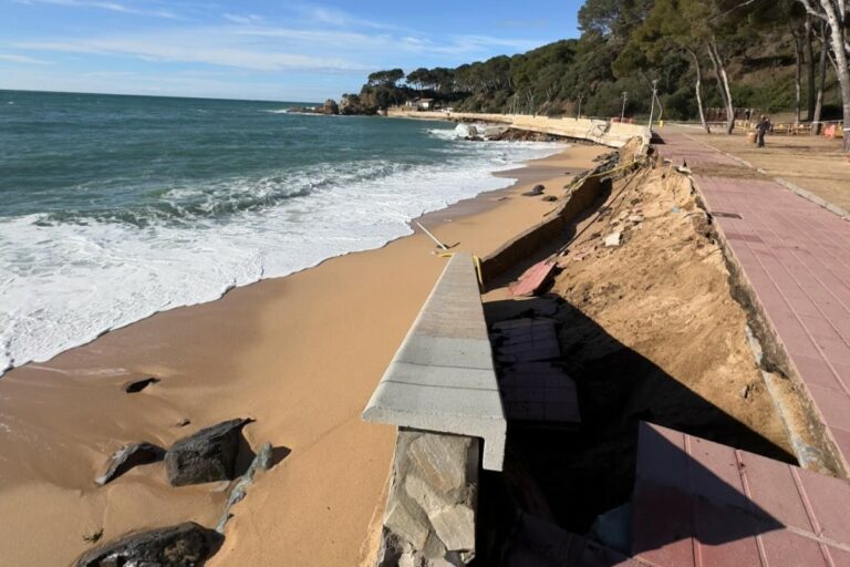 El passeig de Fenals després del temporal del cap de setmana (Ajuntament de Lloret de Mar)
