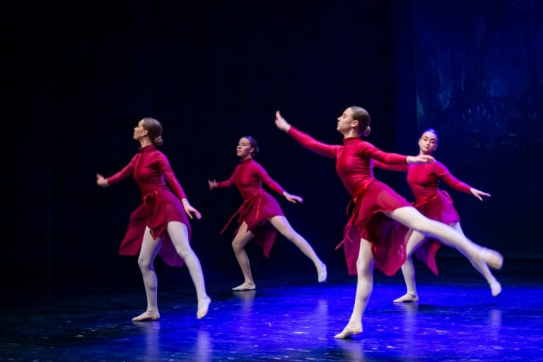 Un espectacle de dansa al Teatre (Ajuntament de Lloret de Mar)