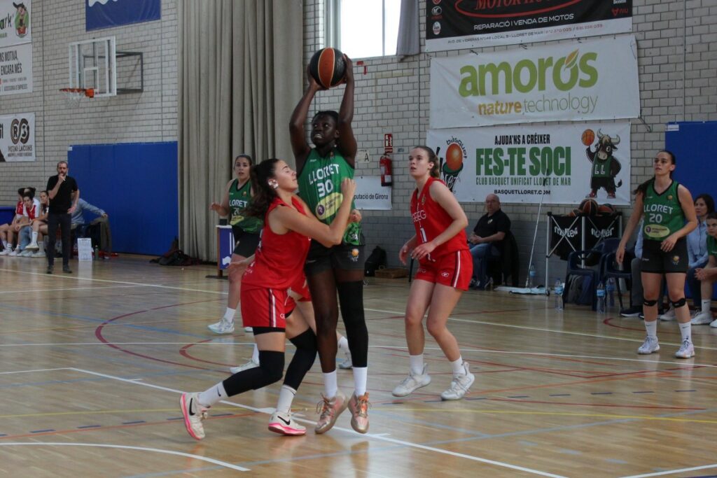 El sènior femení en un moment del partit (Javi Rojo)