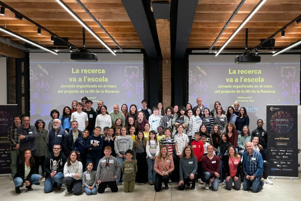 Participants a la jornada 'La recerca va a l'escola'