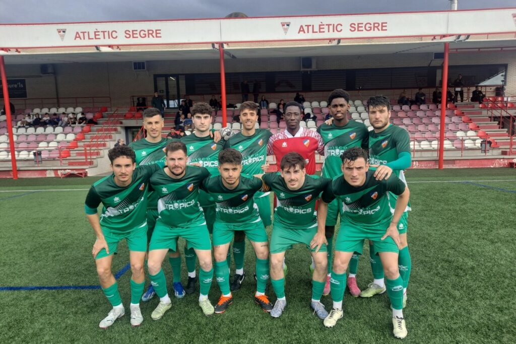 El primer equip abans del partit (CF Lloret)