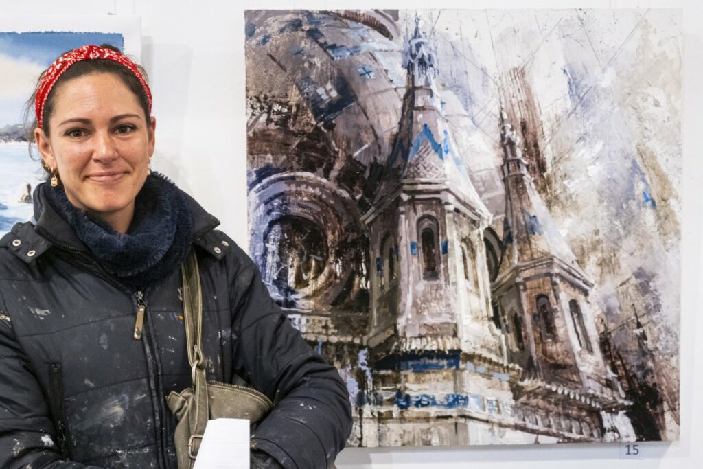 Aida Mauri amb el seu quadre (Jordi Triadó)