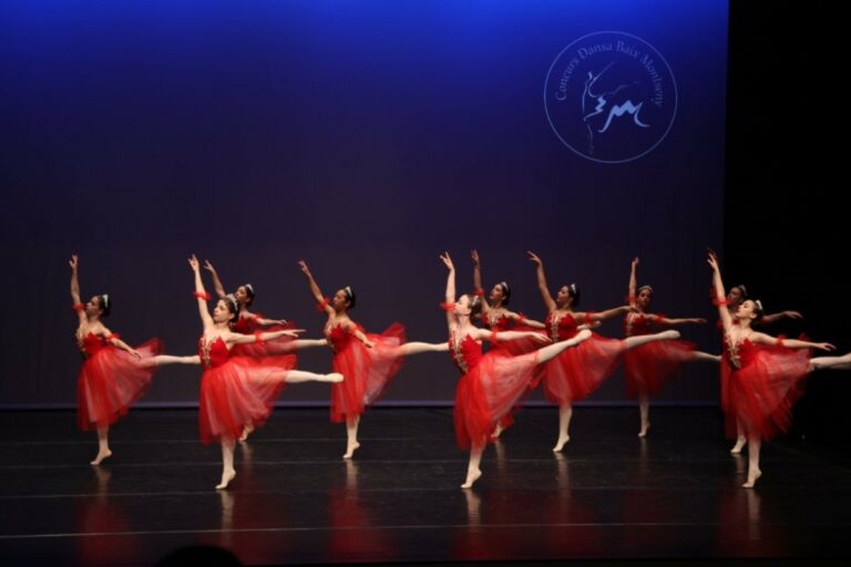 Un dels conjunts participants al concurs (Acadèmia de Dansa Alira)